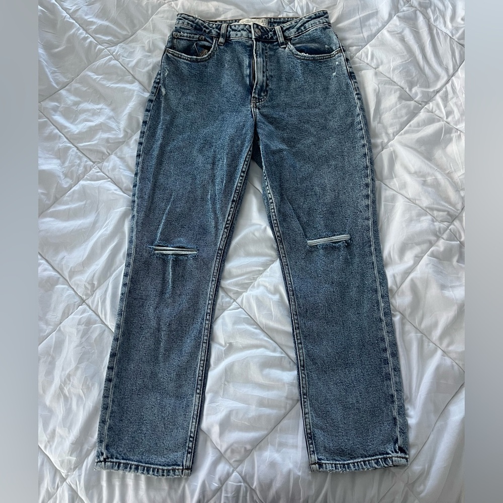 Abercrombie & Fitch Curve Love Light Blue Mom Jeans Size 4R